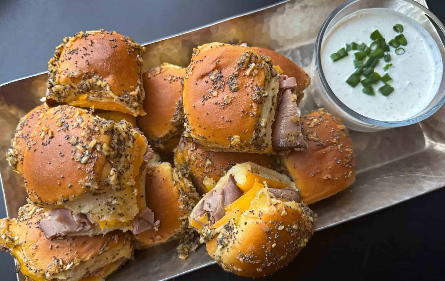Easy Hawaiian Roll Roast Beef Sliders with Horseradish Sauce The